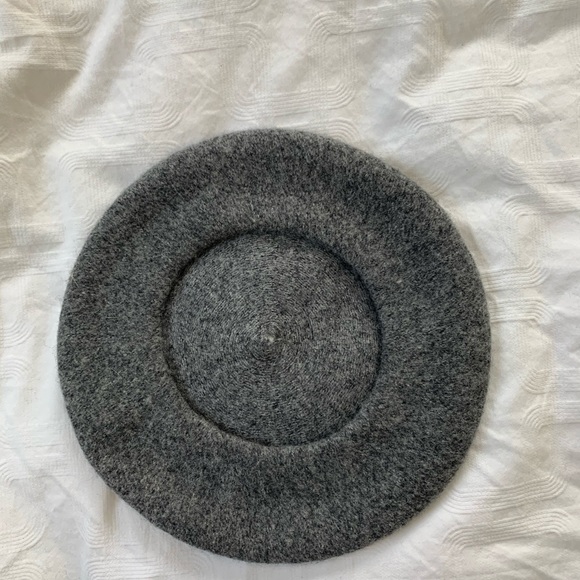 SOLD Beret lot! - Picture 3 of 6